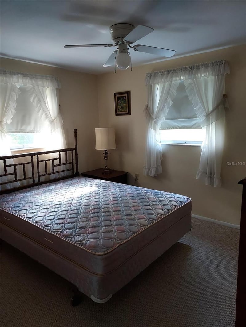 1240 Chelsea Ln, Holiday, FL 34691