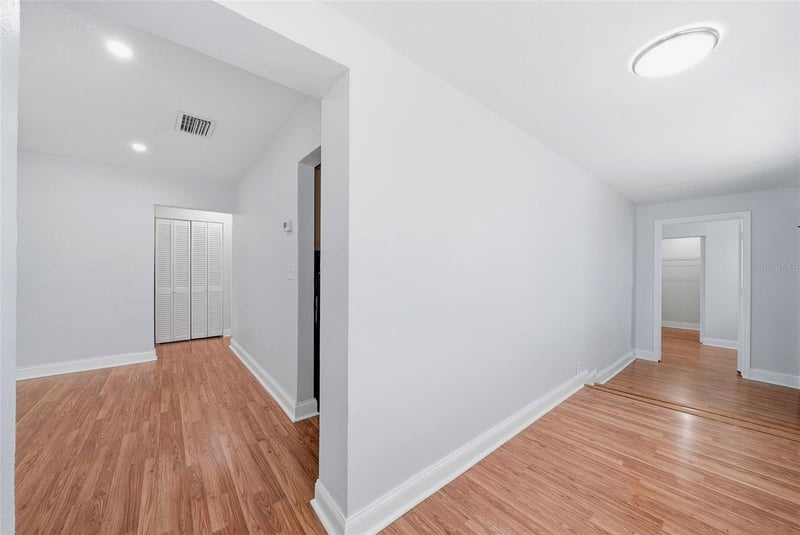 9310 Dartmouth Ave, Tampa, FL 33612