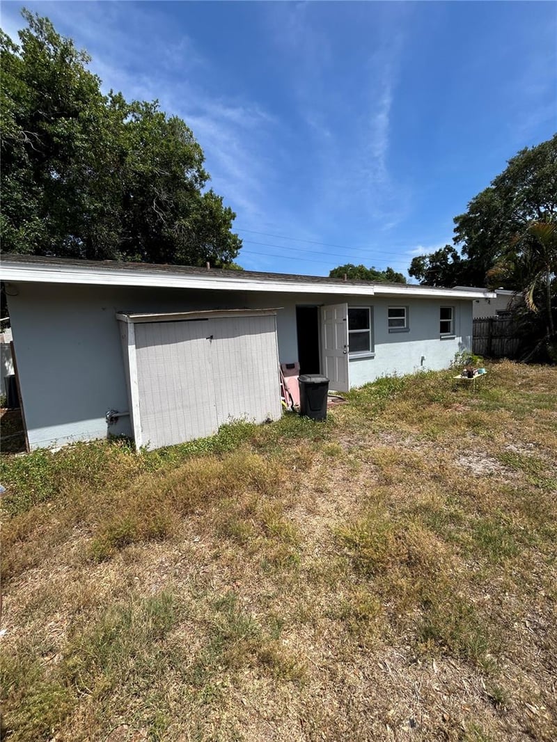 6126 58th St, Kenneth City, FL 33709