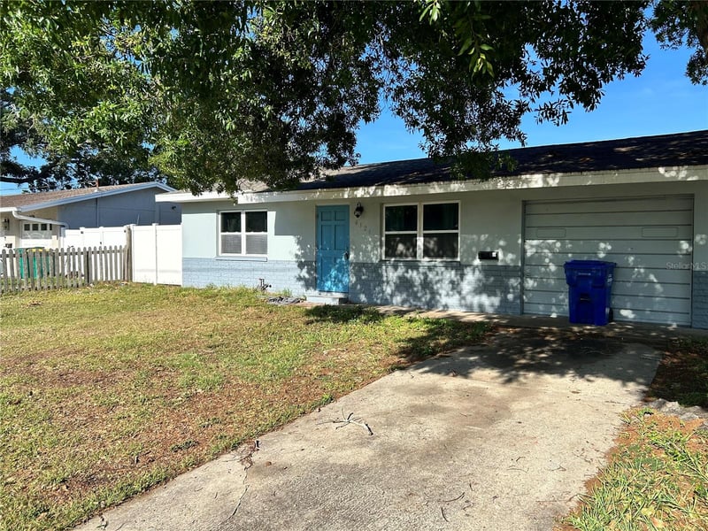 6126 58th St, Kenneth City, FL 33709