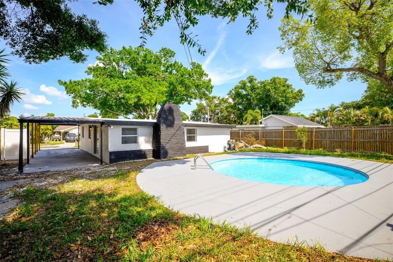 9596 Groveland St, Seminole, FL 33772