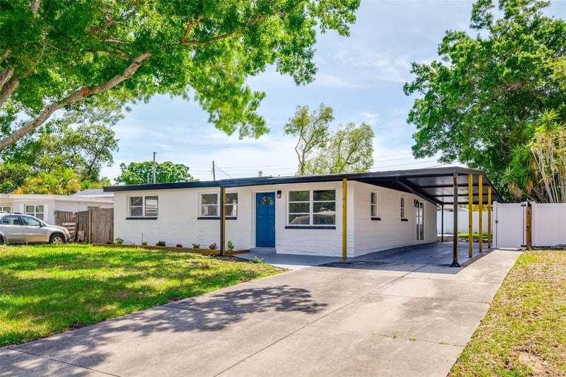 9596 Groveland St, Seminole, FL 33772