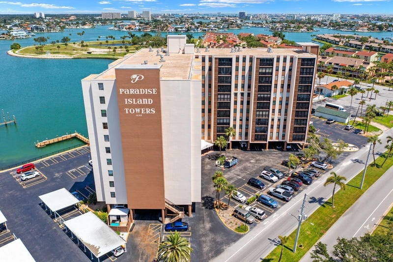 10355 Paradise Blvd #812, Treasure Island, FL 33706