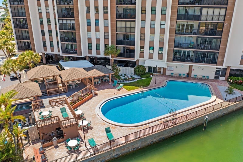 10355 Paradise Blvd #812, Treasure Island, FL 33706