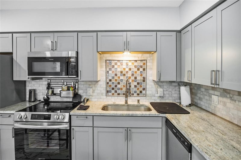 416 73rd Ave #207, St Petersburg, FL 33702