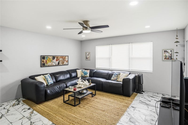 416 73rd Ave #207, St Petersburg, FL 33702