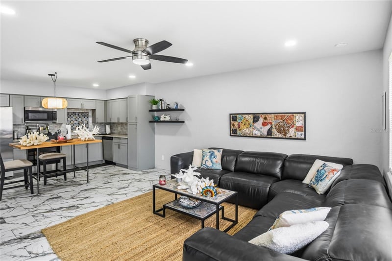 416 73rd Ave #207, St Petersburg, FL 33702