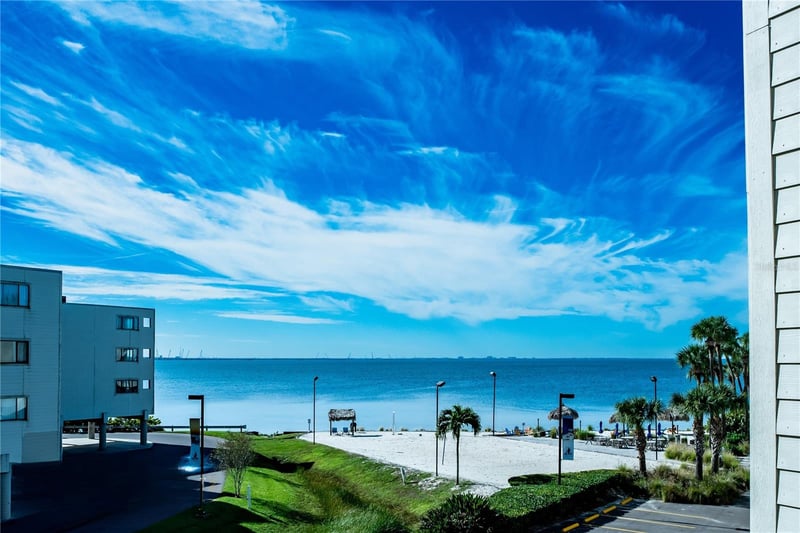 2506 Rocky Point Dr #301, Tampa, FL 33607