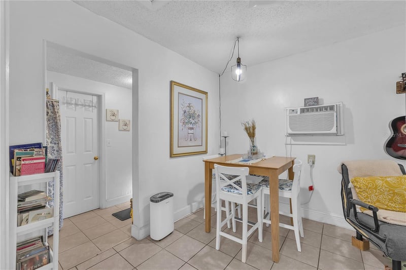 1006 Gray St, Plant City, FL 33563