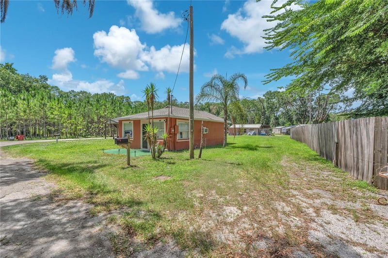 1006 Gray St, Plant City, FL 33563
