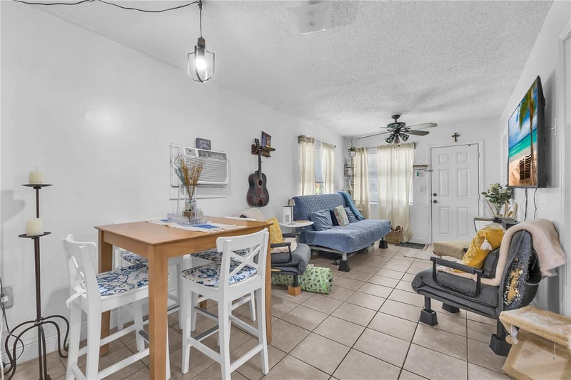 1006 Gray St, Plant City, FL 33563