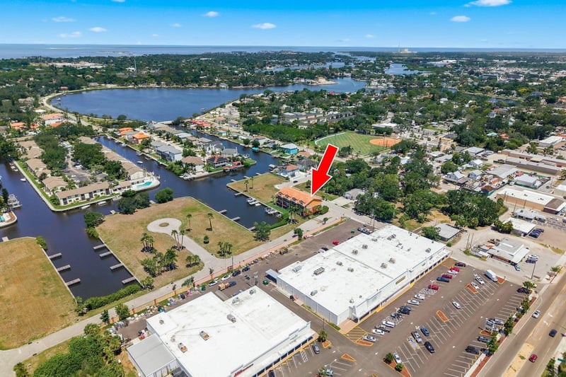 47 Morgan St, Tarpon Springs, FL 34689