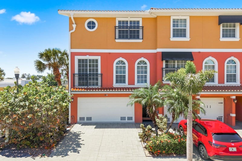 47 Morgan St, Tarpon Springs, FL 34689