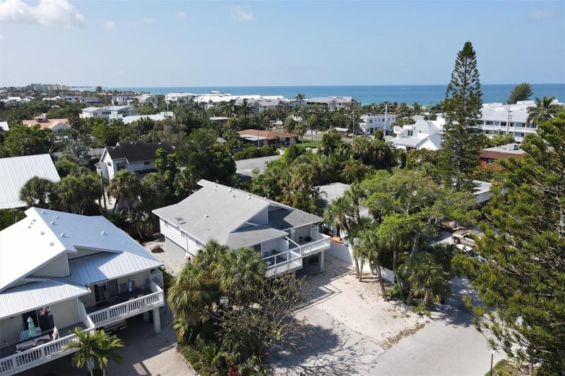 207 71st St #E, Holmes Beach, FL 34217