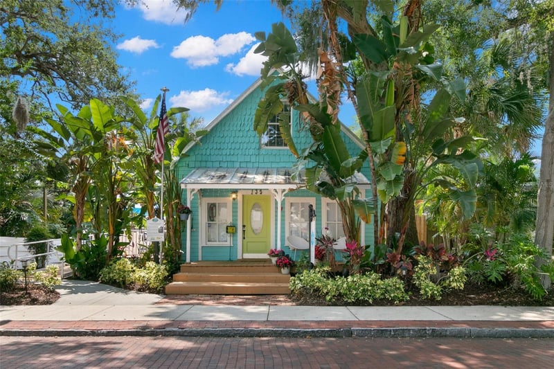 135 4th Ave, Safety Harbor, FL 34695