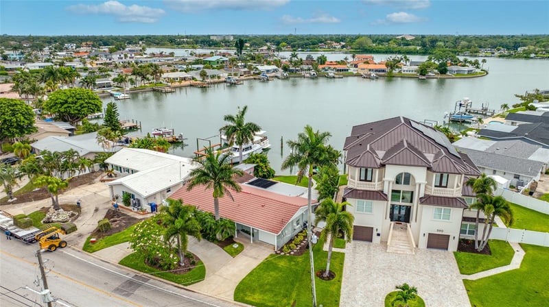 560 79th St, St Petersburg, FL 33707