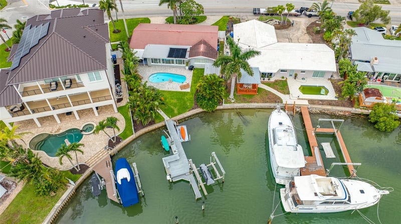 560 79th St, St Petersburg, FL 33707