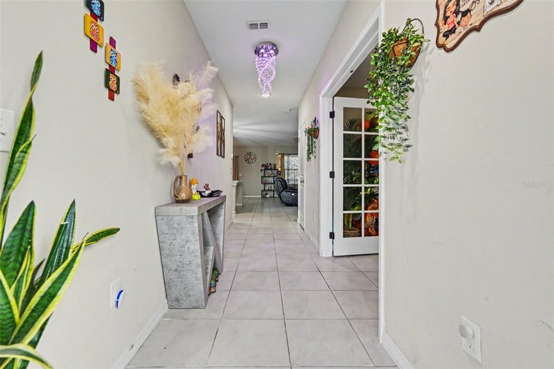 7088 King Creek Dr, Sun City Center, FL 33573