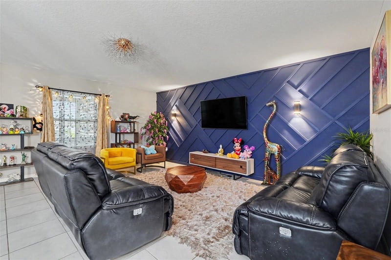 7088 King Creek Dr, Sun City Center, FL 33573
