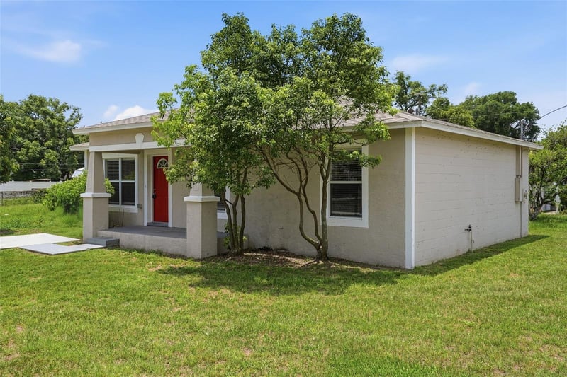5331 5th St, Zephyrhills, FL 33542