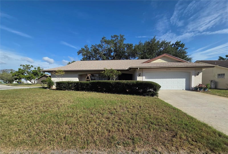 12226 Meadowbrook Ln, Hudson, FL 34667