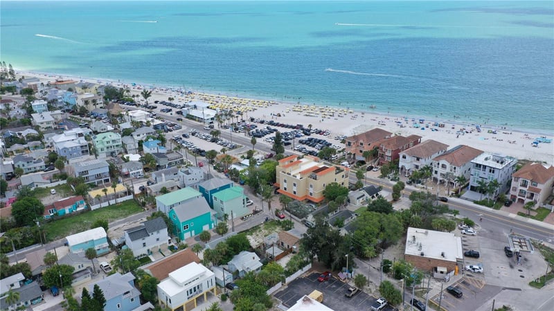 101 95th Ave, Treasure Island, FL 33706
