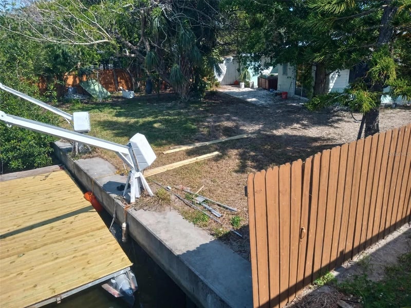 6631 Rosati Ln, St Petersburg, FL 33707