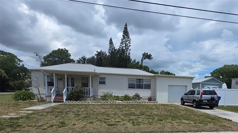 146 Madison Cir, St Petersburg, FL 33702