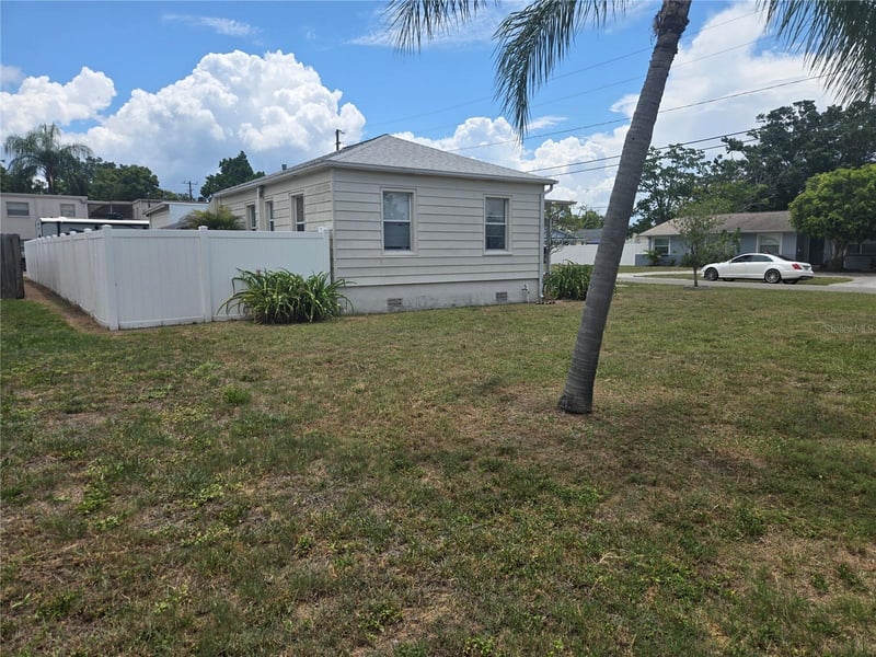 146 Madison Cir, St Petersburg, FL 33702