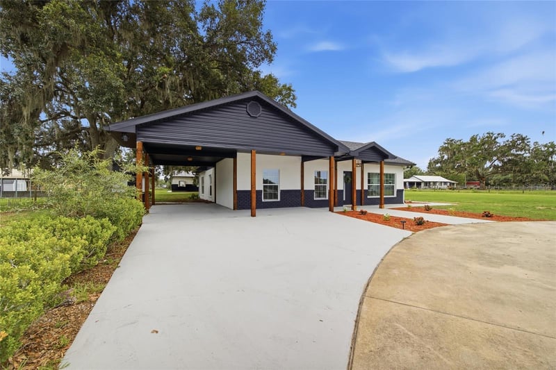 1205 Knights Griffin Rd, Plant City, FL 33565