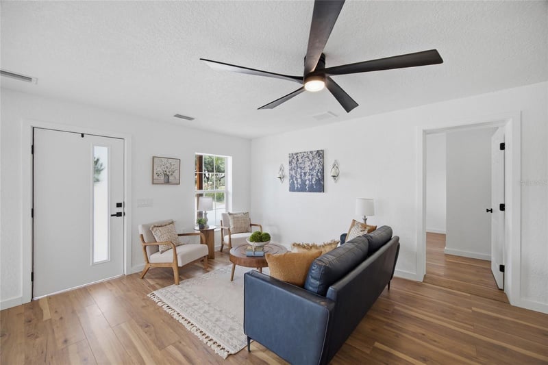 1205 Knights Griffin Rd, Plant City, FL 33565