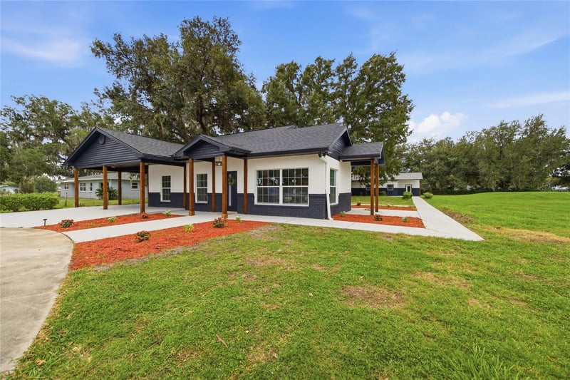 1205 Knights Griffin Rd, Plant City, FL 33565