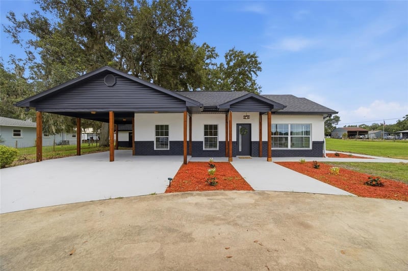 1205 Knights Griffin Rd, Plant City, FL 33565
