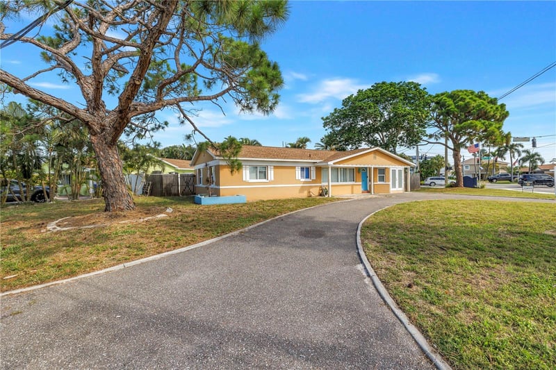 7901 Causeway Blvd, St Petersburg, FL 33707