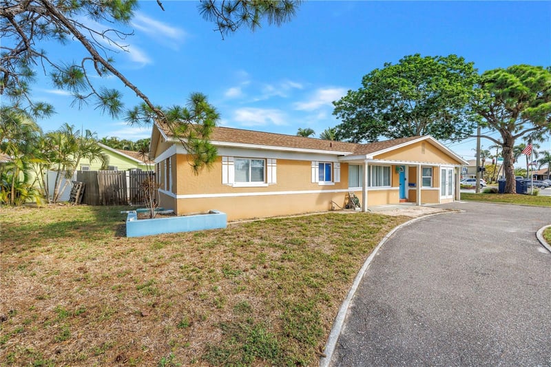 7901 Causeway Blvd, St Petersburg, FL 33707