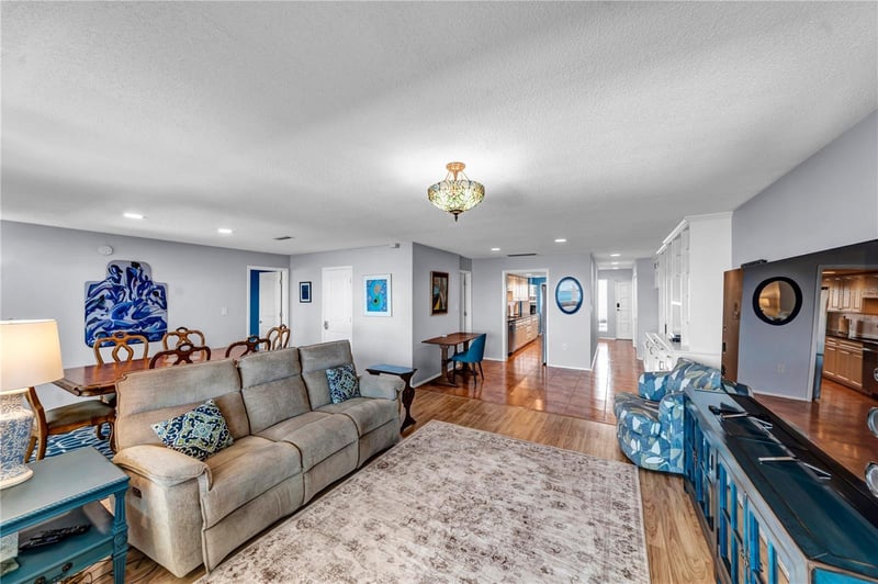 622 Edgewater Dr #823, Dunedin, FL 34698