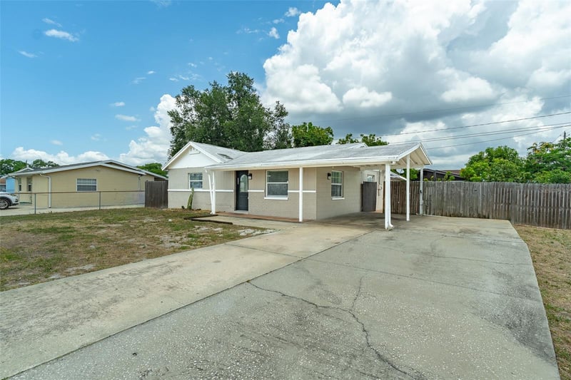 6001 Crestridge Rd, Tampa, FL 33634
