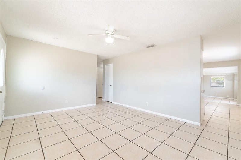 6001 Crestridge Rd, Tampa, FL 33634