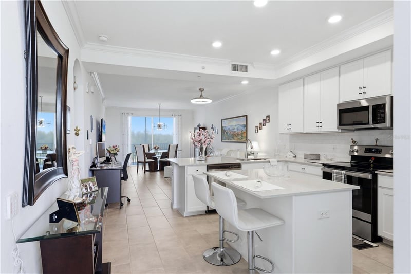 17902 Gawthrop Dr #305, Bradenton, FL 34211