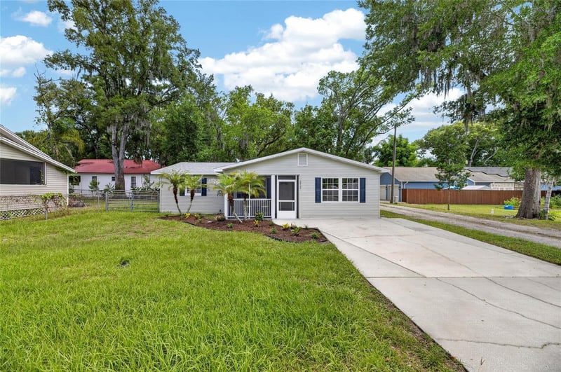 38745 2nd Ave, Zephyrhills, FL 33542