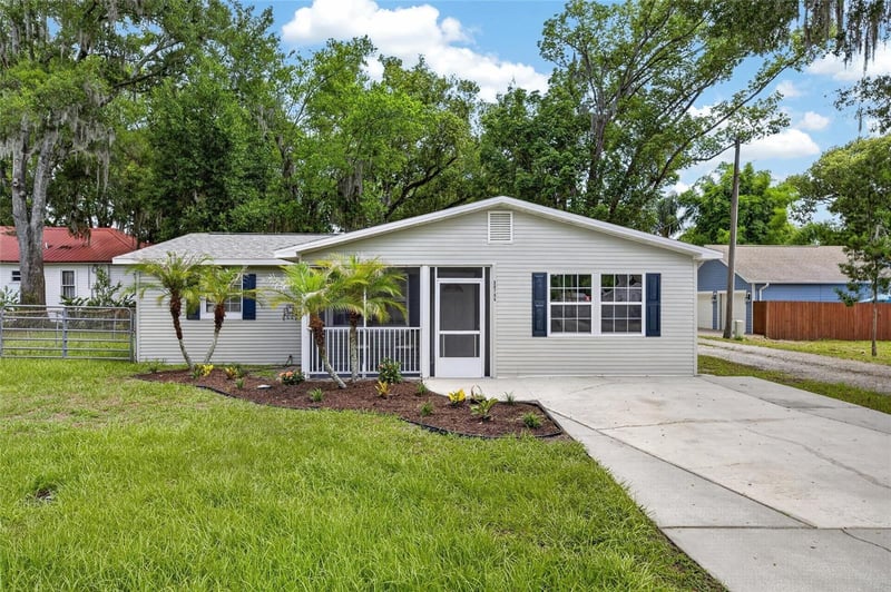 38745 2nd Ave, Zephyrhills, FL 33542