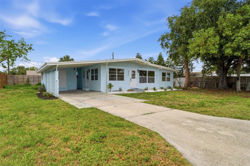 4216 60th St, Bradenton, FL 34209