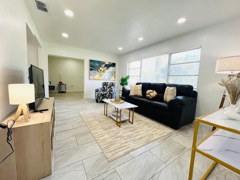 1169 Drew St, Clearwater, FL 33755