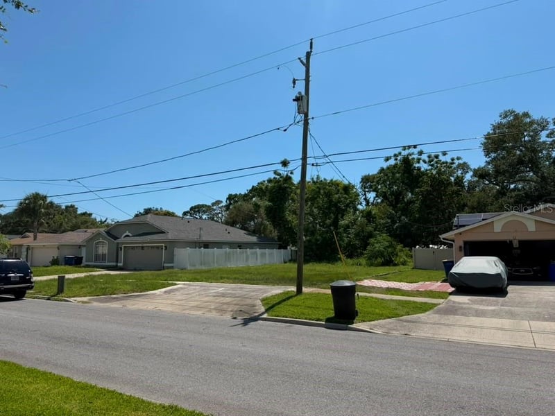 906 Pennsylvania Ave, Clearwater, FL 33755