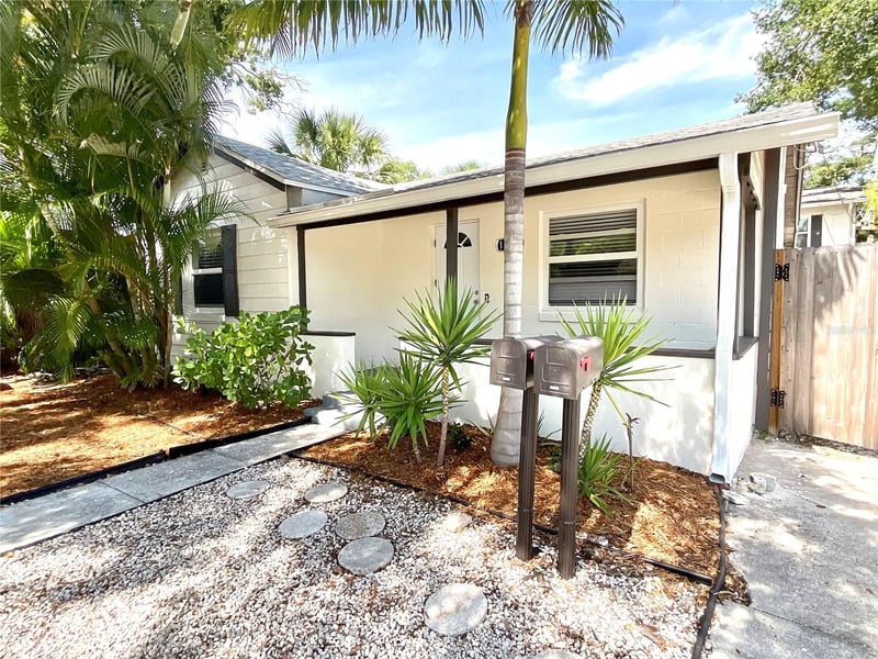 1844 Auburn St, St Petersburg, FL 33712