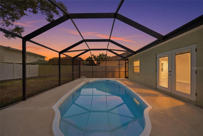 17513 Shadyside Cir, Lutz, FL 33549