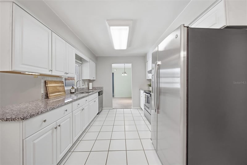 17513 Shadyside Cir, Lutz, FL 33549