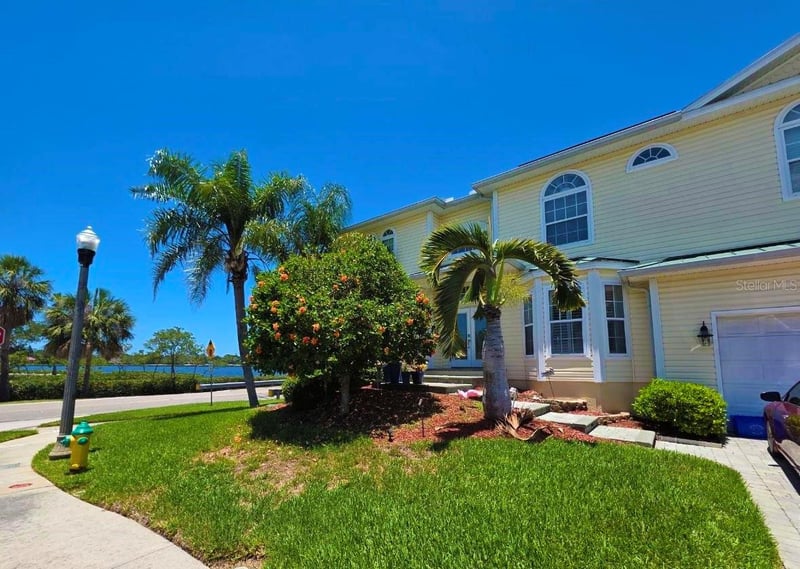 339 Manatee Ln, Tarpon Springs, FL 34689