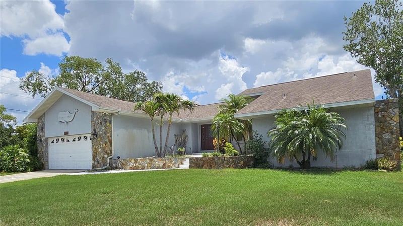 2210 Bayou Dr, Holiday, FL 34691