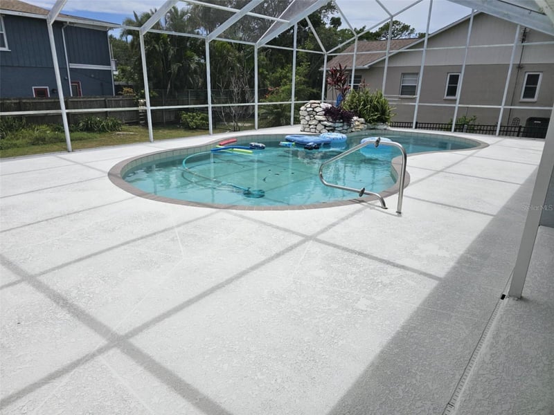 2210 Bayou Dr, Holiday, FL 34691